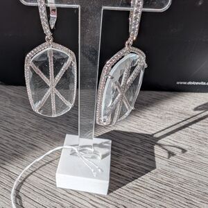 Audra Earrings with Clear Crystal

Easr